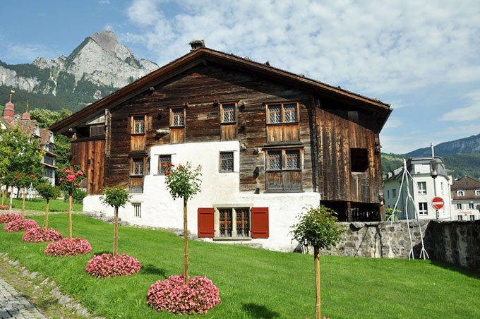 Casa in legno antica
